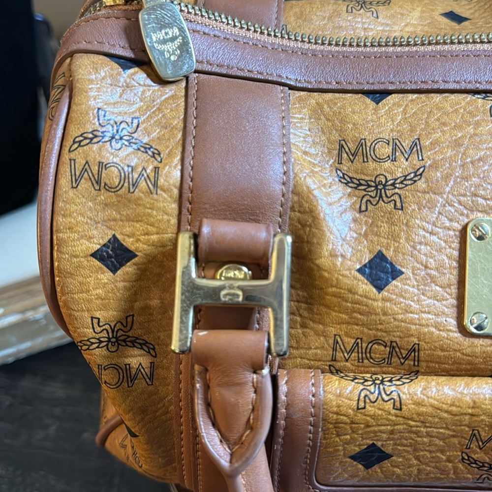 !!!!SOLD!!!! MCM Tan and Brown Satchel with Iconic Monogram - Picture 5 of 17